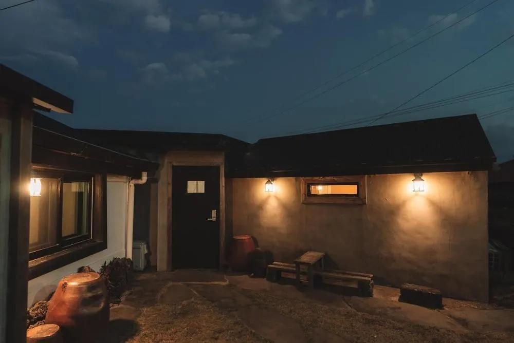 Jeju Pension Doldamnomo Jip Doldamjeom Guest house